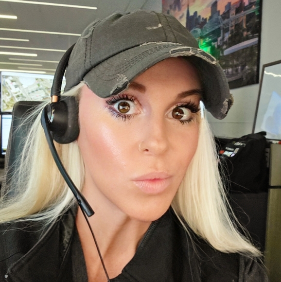 Clothes, Hair And Makeup, Home Decor, Jewelry! - Picture 3 of 7